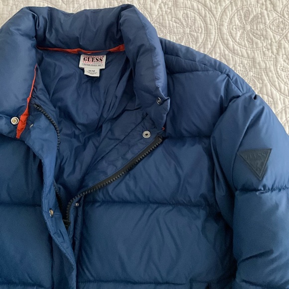 ᴡᴏᴍᴇɴ’ꜱ ᴘᴜꜰꜰᴇʀ ᴊᴀᴄᴋᴇᴛ , ʙʀᴀɴᴅ : ɢᴜᴇꜱꜱ , ꜱɪᴢᴇ : ᴍ , ᴄᴏʟᴏʀ: ɴᴀᴠʏ ʙʟᴜᴇ - Picture 3 of 4